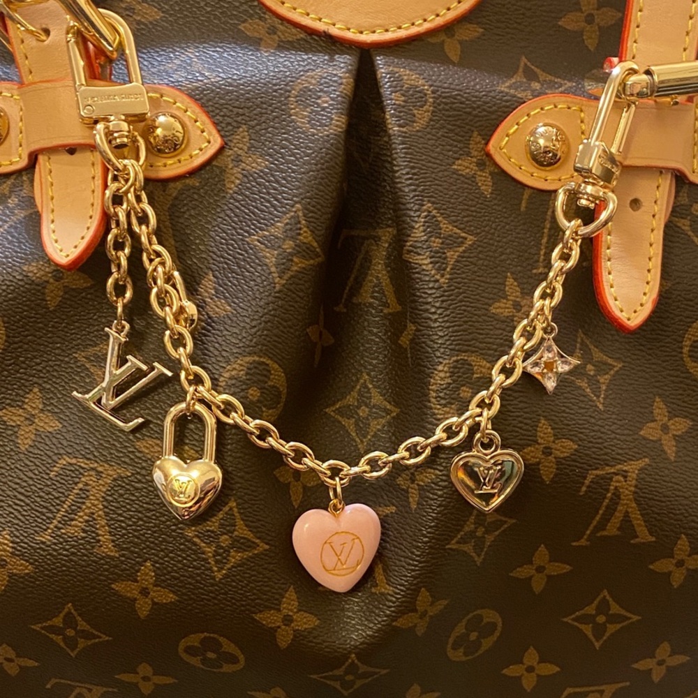 LV Bag Charm With Five Charms